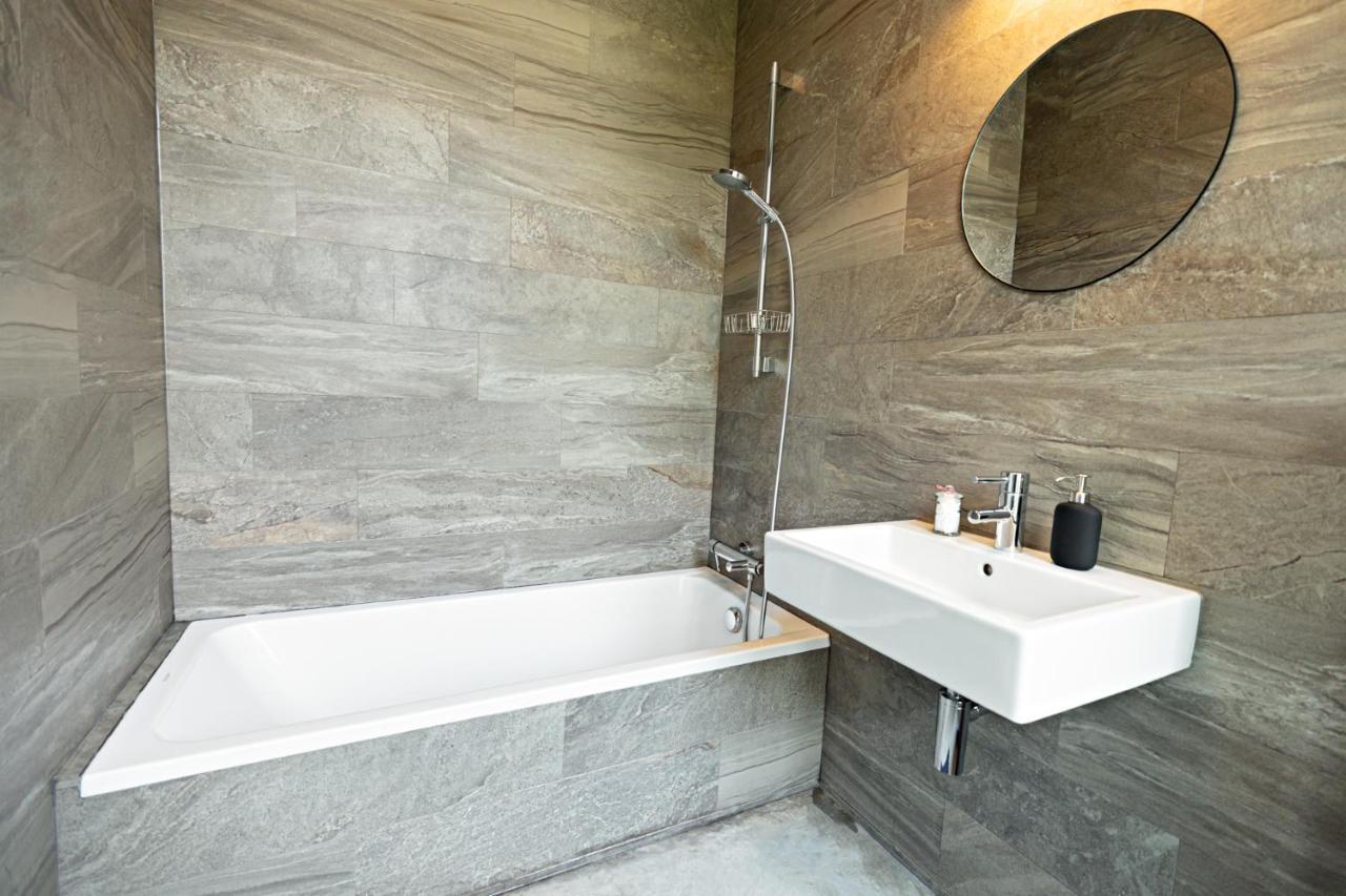 Luxury Suites South By Rikas Hotels Antwerpen Bagian luar foto